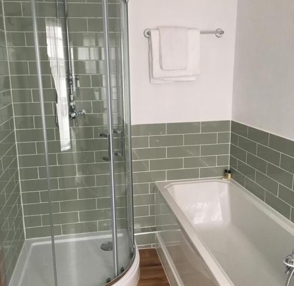 חדר סטנדרט, The Star