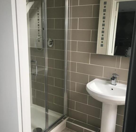 חדר סטנדרט, The Star