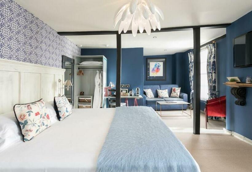 Pokój Rodzinny, The White Lion