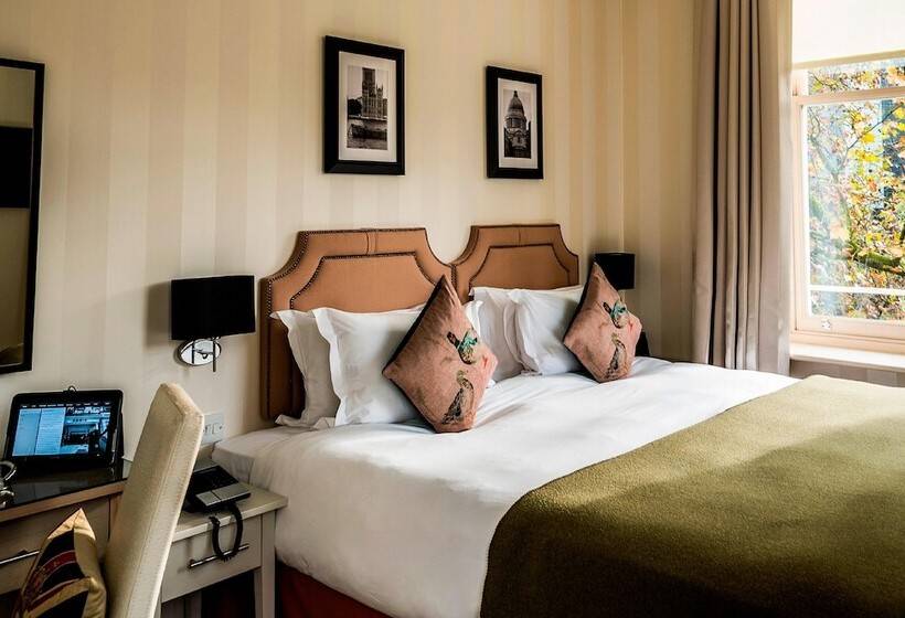 エクゼクティブルーム, Xenia, Autograph Collection