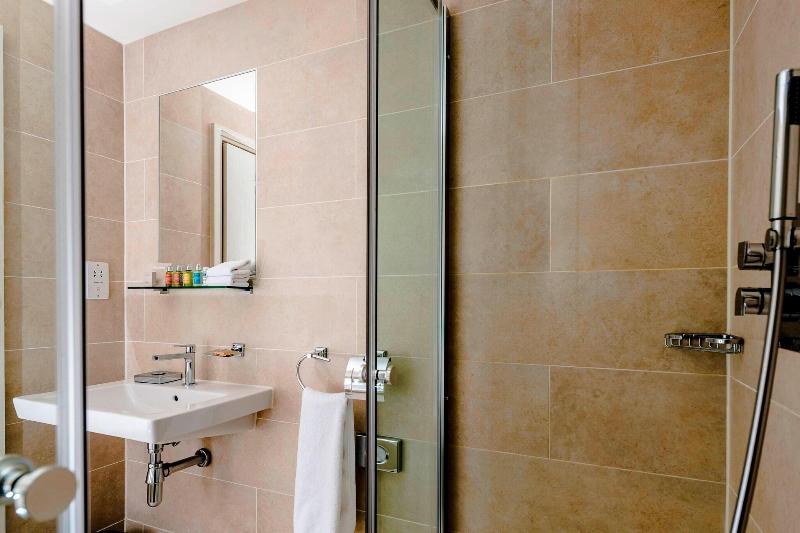 クラシックルーム, Xenia, Autograph Collection