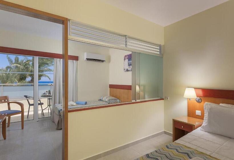 Семейный Номер, Avra Beach Resort