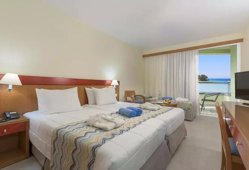 اتاق استاندارد سه نفره, Avra Beach Resort