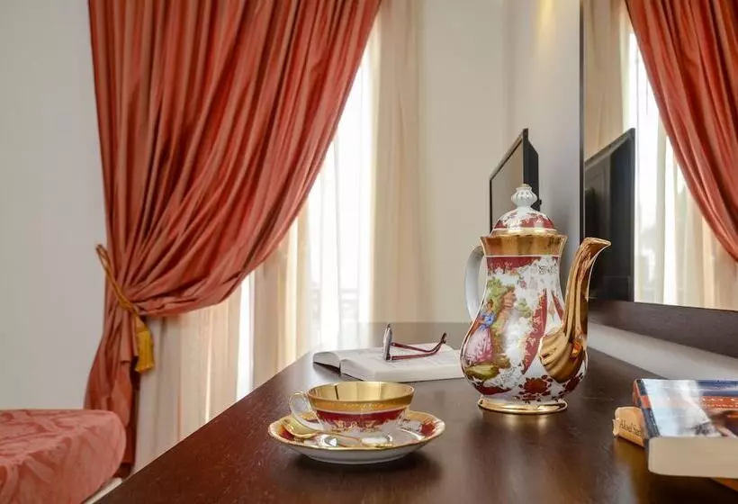 اتاق کلاسیک, Aeolis Boutique