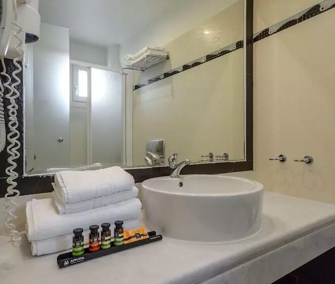 سوییت جونیور, Aeolis Boutique