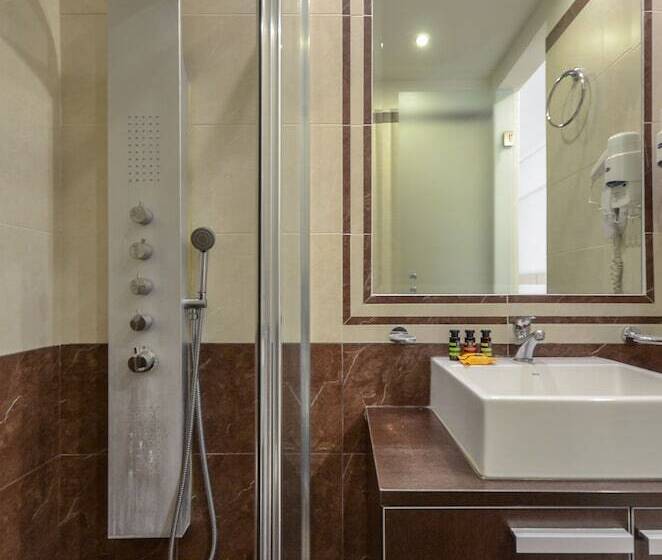 エコノミールーム, Aeolis Boutique