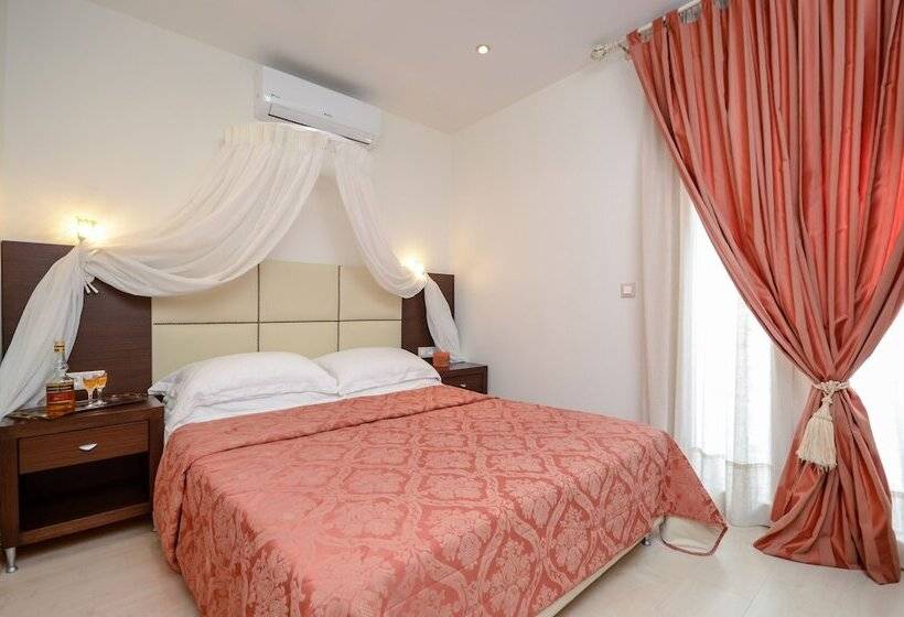 スーペリアースイート, Aeolis Boutique