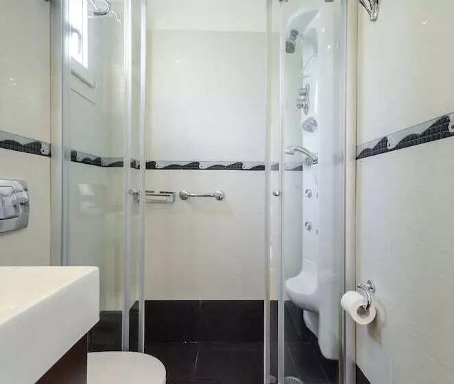 سوییت سوپریور, Aeolis Boutique