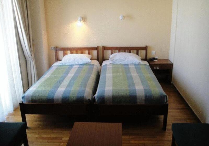 Номер Стандарт Трехместный, Alexandros