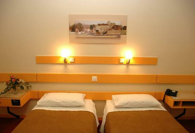 غرفة قياسية, Amalia