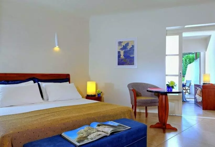 Juniorsviitti Sivuttainen Merinäkymä, Apollonia Beach Resort & Spa