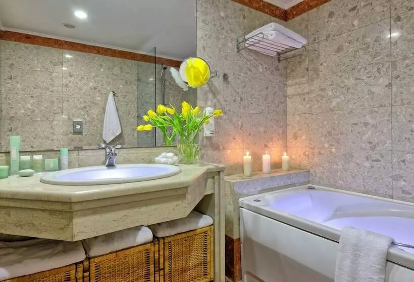 Sviitti Sivuttainen Merinäkymä, Apollonia Beach Resort & Spa