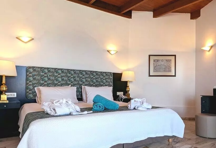 Sviitti Sivuttainen Merinäkymä, Apollonia Beach Resort & Spa