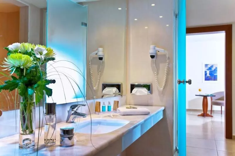Juniorsviitti Sivuttainen Merinäkymä, Apollonia Beach Resort & Spa