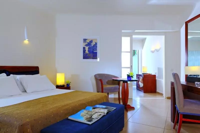 Juniorsviitti Sivuttainen Merinäkymä, Apollonia Beach Resort & Spa