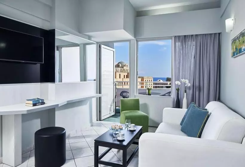 سوئیت کلاسیک, Aquamare City and Beach
