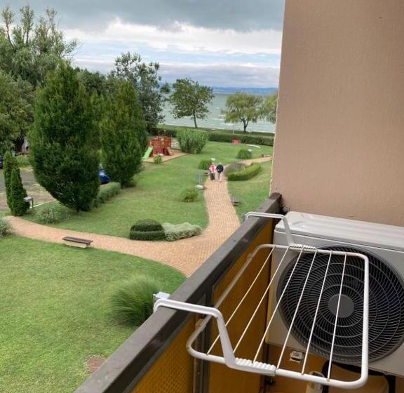 Standard studio with lake view, Aranyhíd Apartman