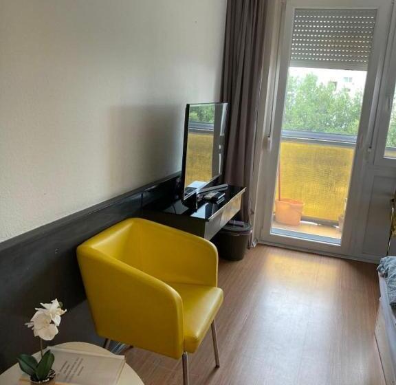 Standard studio with lake view, Aranyhíd Apartman