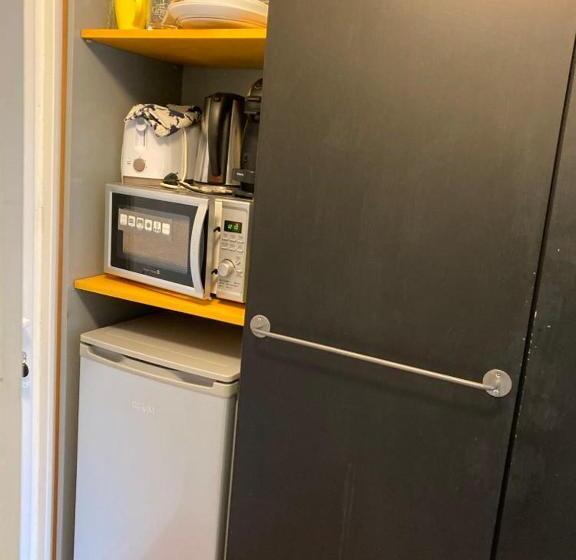 استوديو قياسي مطل على البحيرة, Aranyhíd Apartman