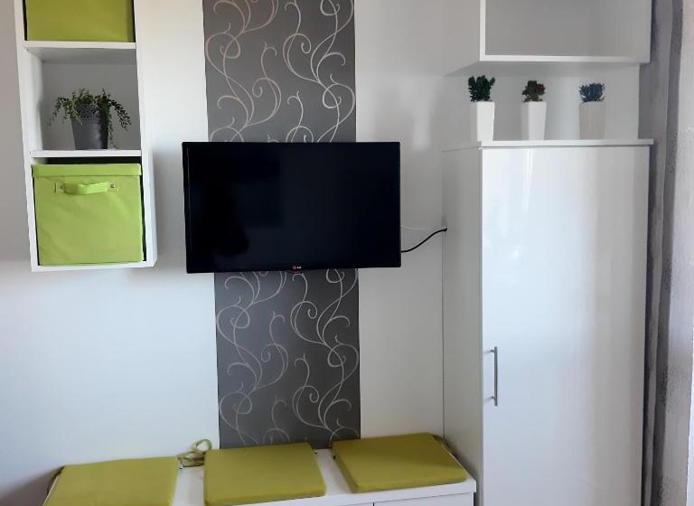 Standard studio with lake view, Aranyhíd Apartman