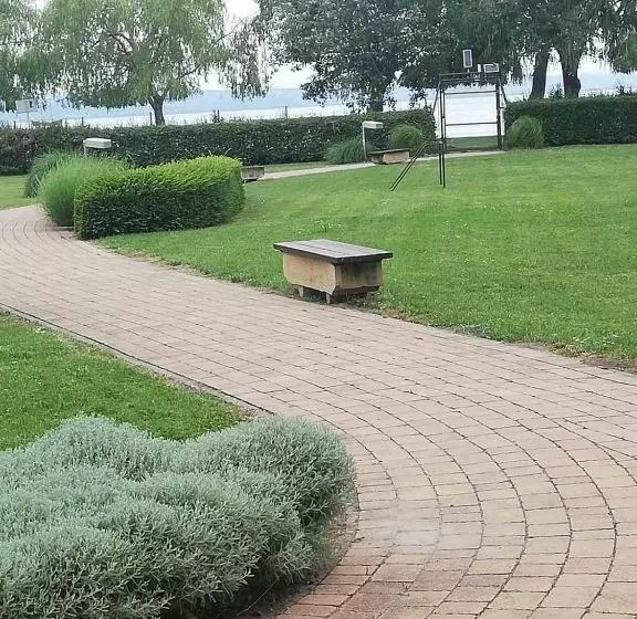 اتاق استاندارد چهارنفره با بالکن, Aranyhíd Apartman
