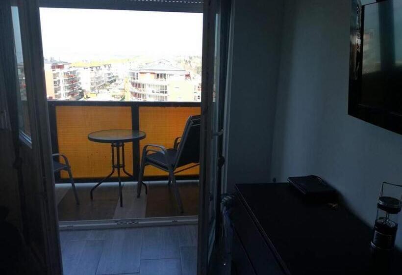 1 Bedroom Apartment Lake View, Aranyhíd Apartman
