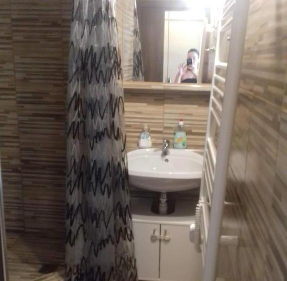 شقة بغرفة نوم واحدة, Aranyhíd Apartman