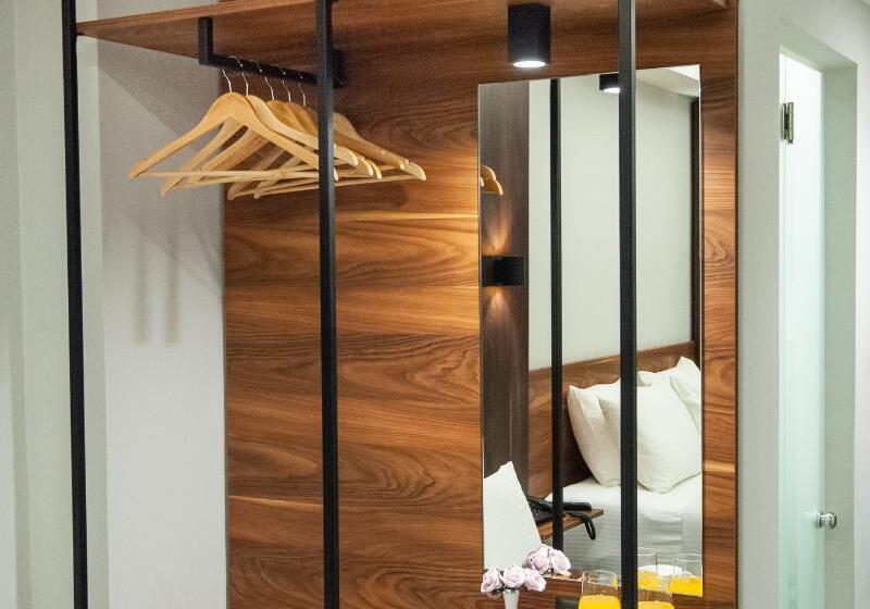 디럭스 트리플 룸, Argo Hotel Piraeus