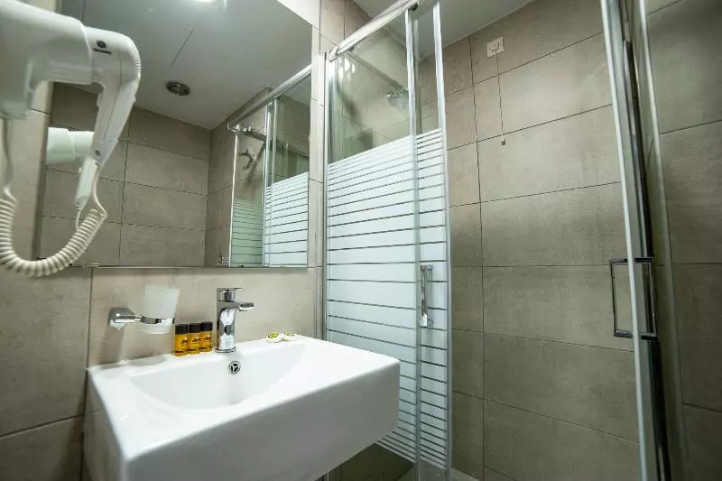 デラックストリプルルーム, Argo Hotel Piraeus
