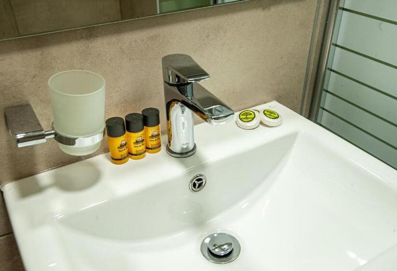 غرفة ديلوكس ثلاثية, Argo Hotel Piraeus