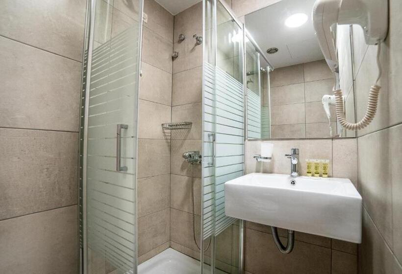 غرفة ديلوكس ثلاثية, Argo Hotel Piraeus