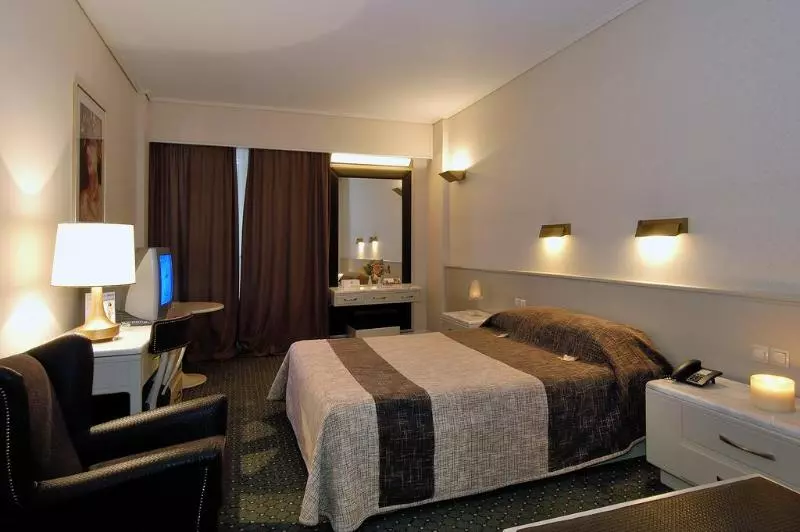 اتاق استاندارد سه نفره, Astir Patras