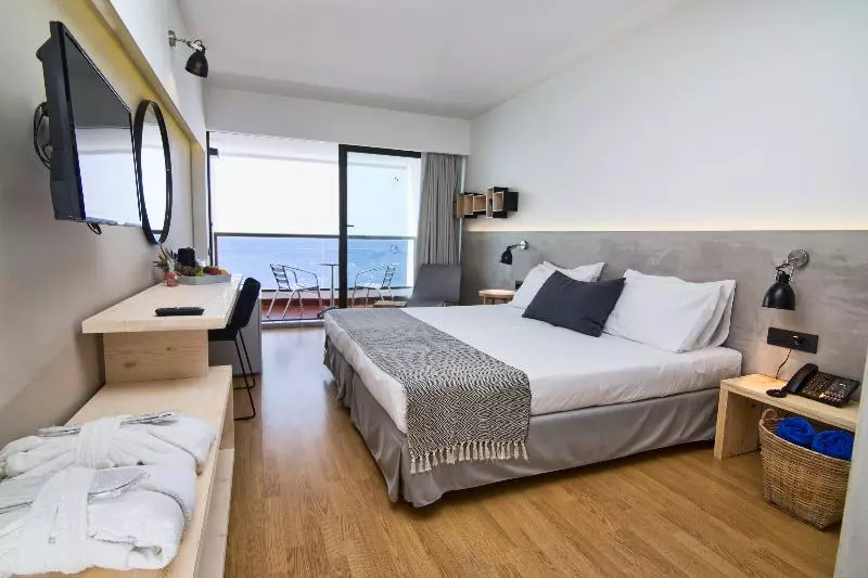 اتاق لوکس با چشمانداز دریا, Blue Sky City Beach