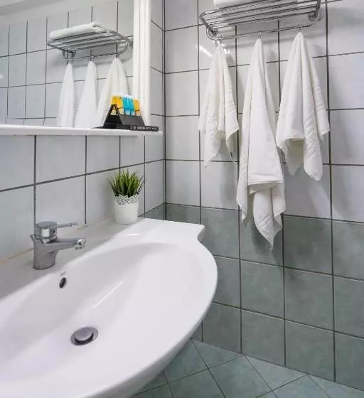 Standard Single Room, Brascos