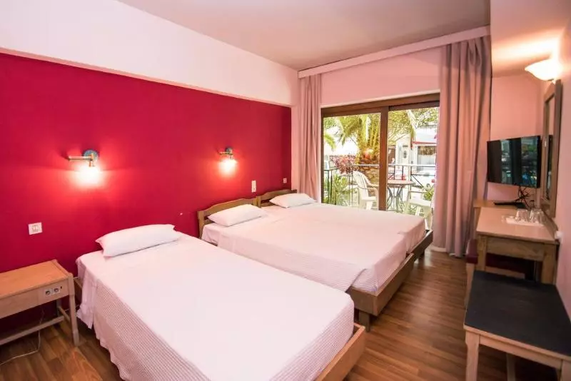 Standard Triple Room, Brascos