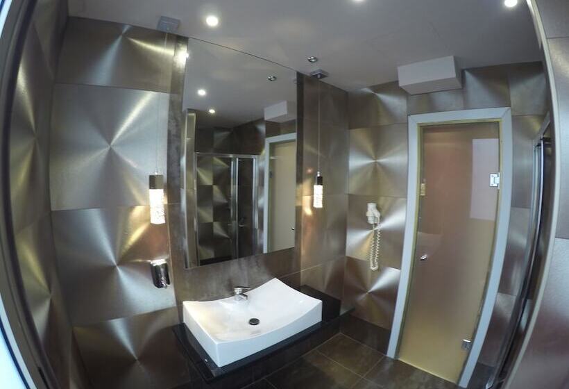 주니어 스위트, Carol