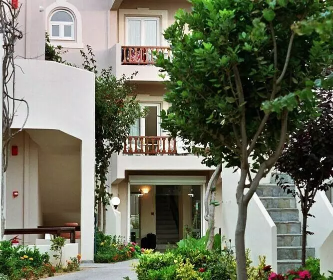 Studio Standard Vue Jardin, Corinna Mare