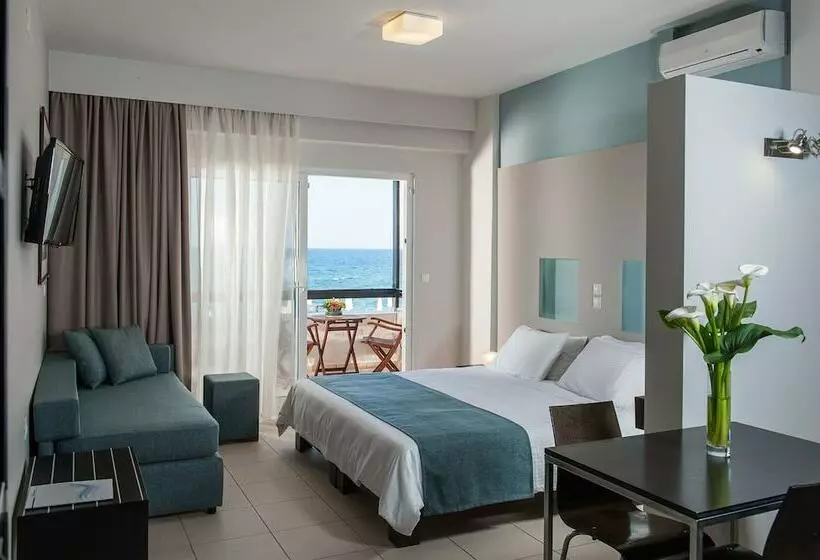 Studio Standard Vue Mer, Corinna Mare