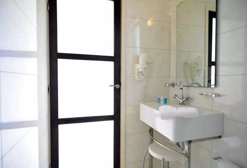 Suite Vue Jardin, Corinna Mare
