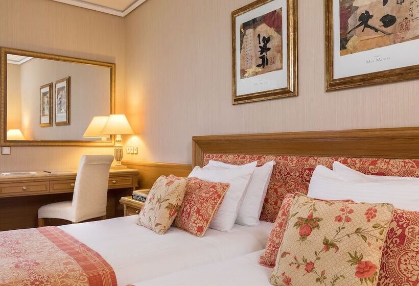 غرفة قياسية ثلاثية, Divani Palace Acropolis