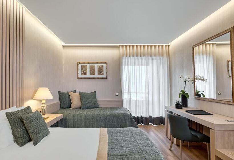 غرفة إدارية ثلاثية, Divani Palace Acropolis