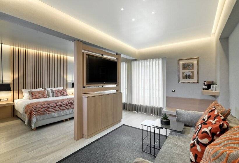 جناح عائلي, Divani Palace Acropolis