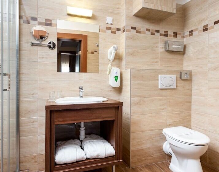 Номер Стандарт, Eger & Park