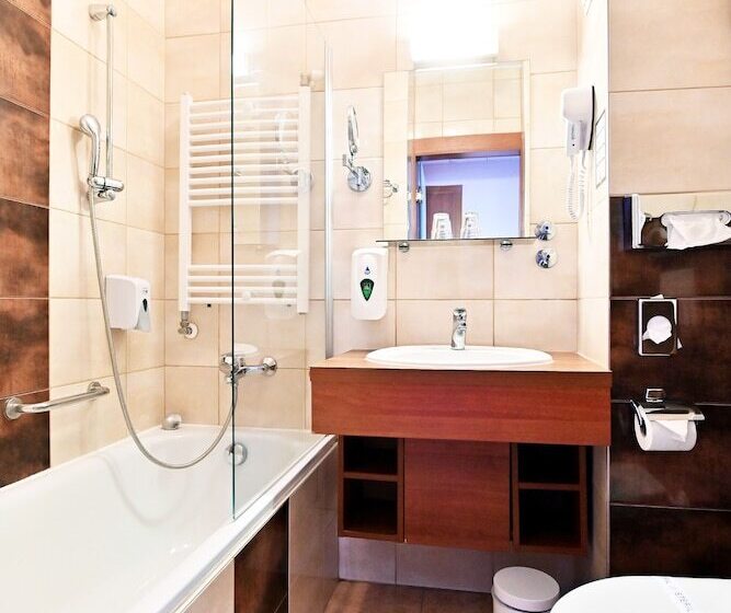 Номер Стандарт, Eger & Park