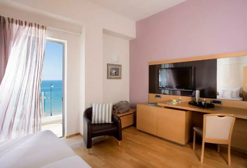 اتاق استاندارد با چشم‌انداز دریا, Elite City Resort