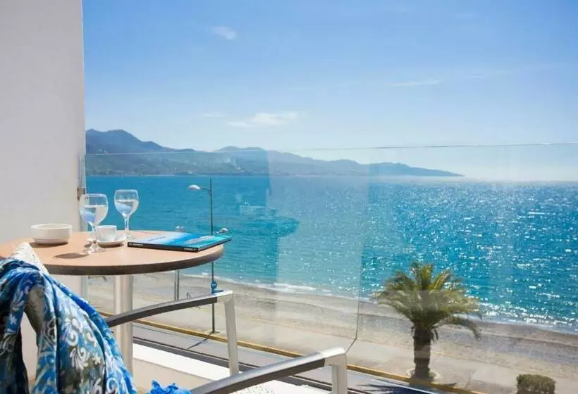 اتاق استاندارد با چشم‌انداز دریا, Elite City Resort