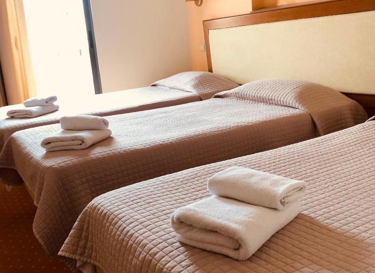 Номер Стандарт, Four Seasons