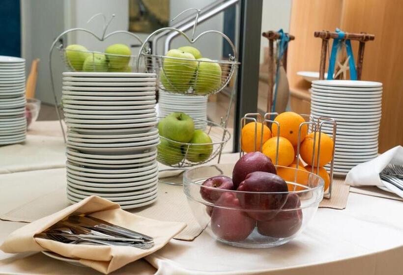 Номер Стандарт, Four Seasons