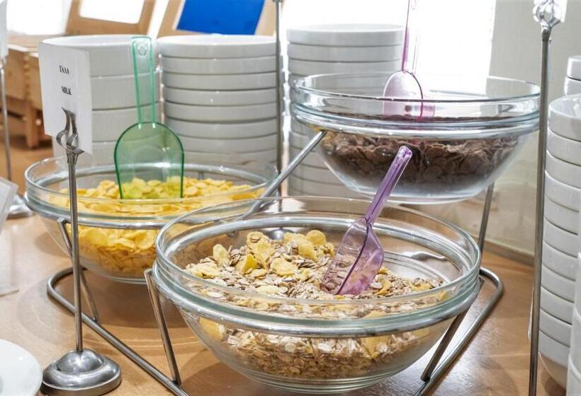 Полулюкс, Four Seasons