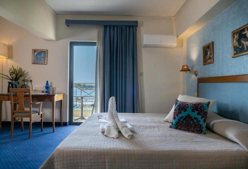 Полулюкс, Four Seasons